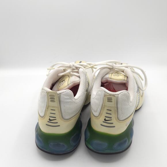 Athletic_Shoes